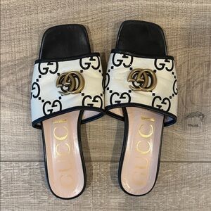Gucci Women's Black and Cream Logo Slide Sandals